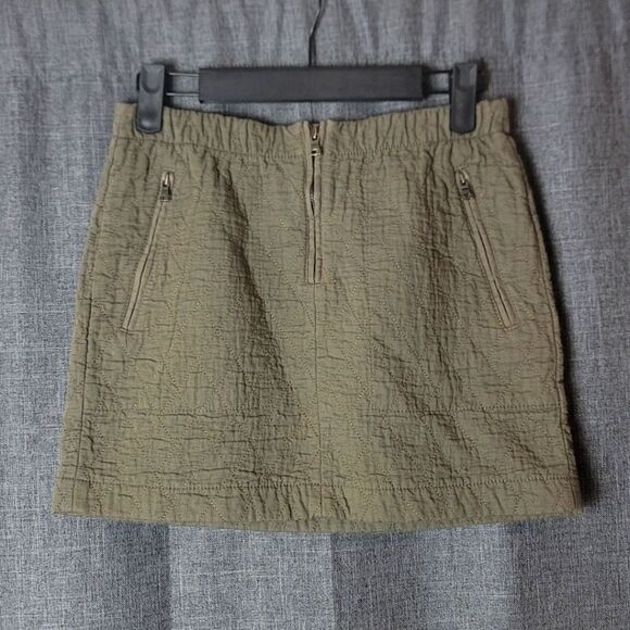 BCBGMAXAZRIA Quilted Skirt - Picture 1 of 9